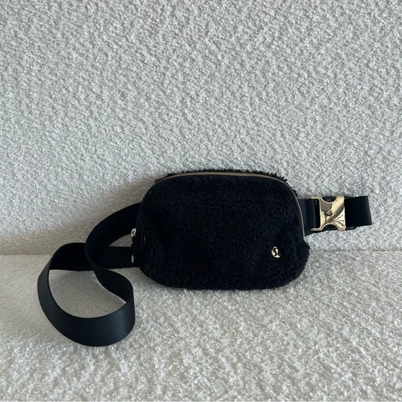 Lululemon Everywhere Fleece Black Belt‎ Bag Gold Hardware Purse